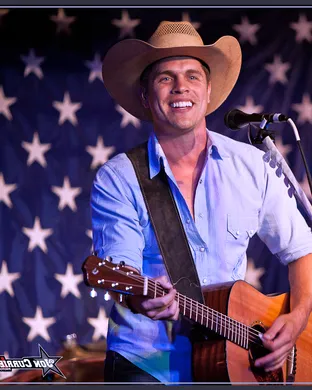 Dustin Lynch Farmington