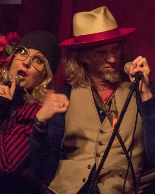 Squirrel Nut Zippers New London